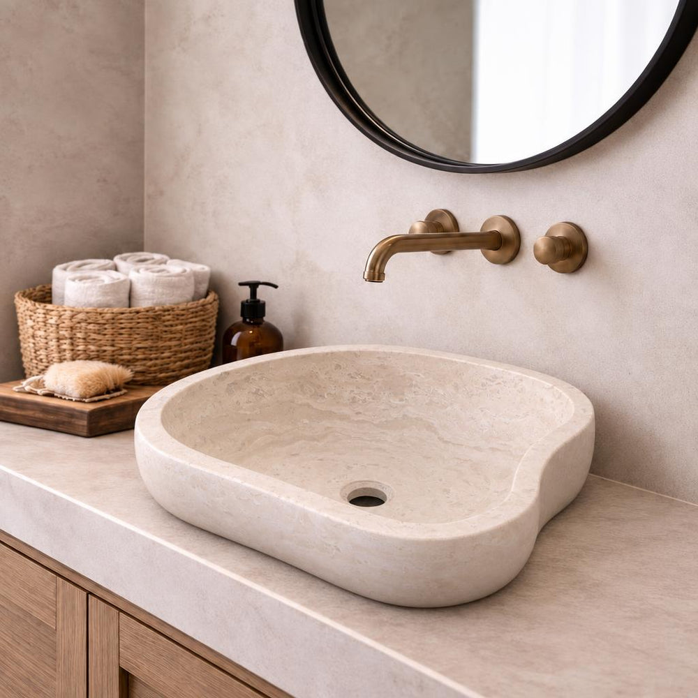 Kalp Formlu Lavabo — Açık Bej, 42 cm — stilize mekân sunumu