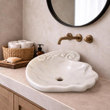 Dalgalı Kenarlı Lavabo — Beyaz, 41 cm — stilize mekân sunumu