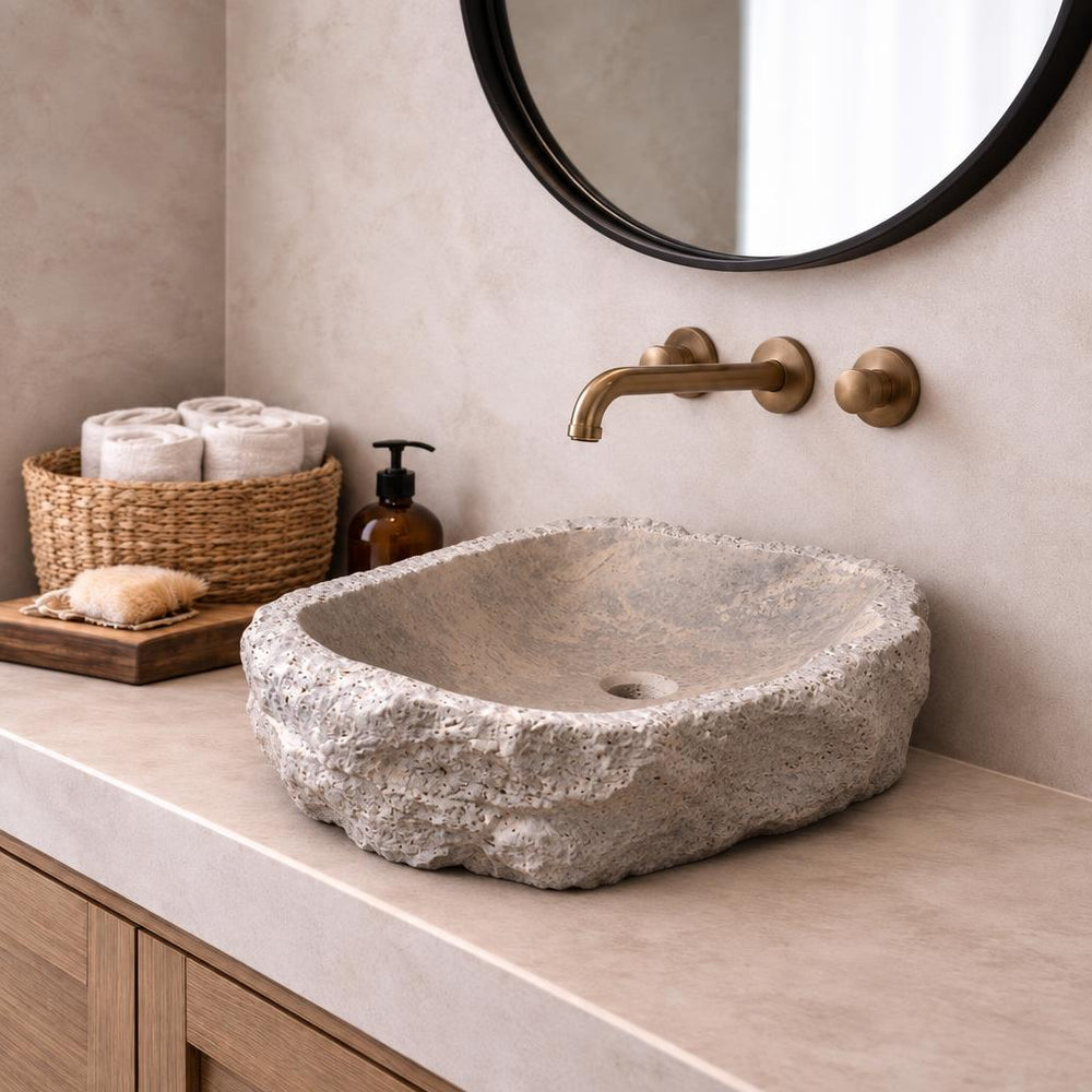 Dikdörtgen Lavabo — Ham Kaya Dış Yüzeyli, 42 cm — stilize mekân sunumu