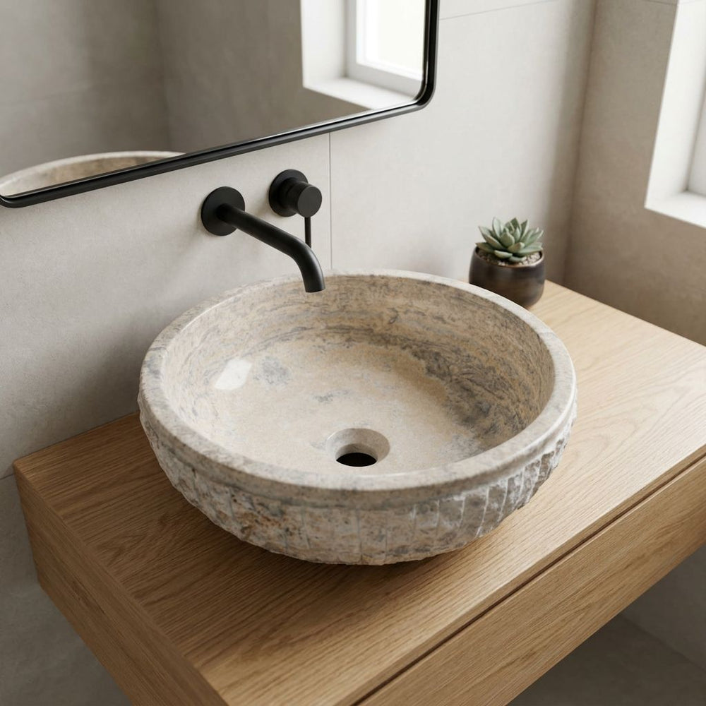 Doğal taş yuvarlak lavabo, modern banyo düzeni ikinci açı — kurgulanmış çekim sahnesi