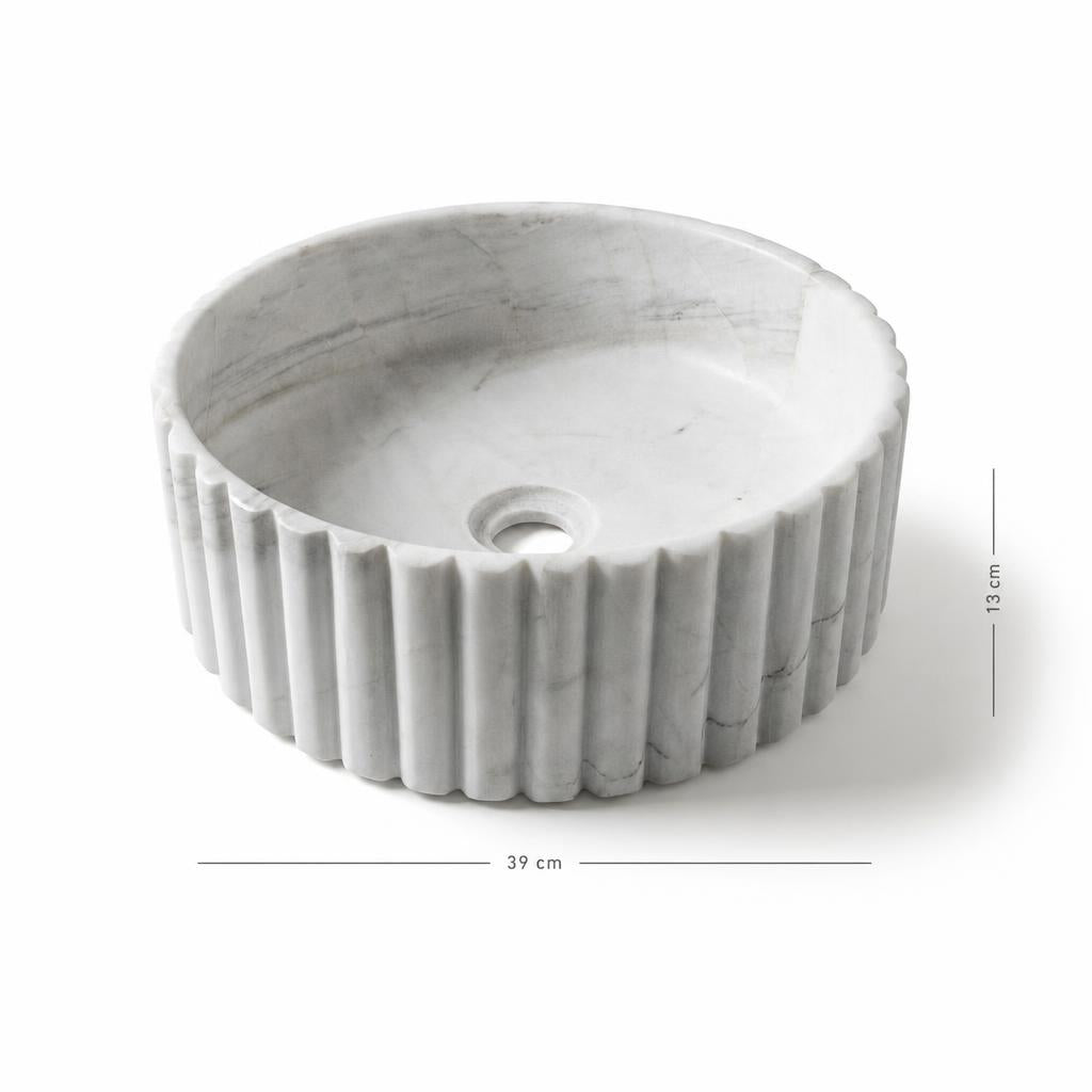 Yivli doğal taş silindir lavabo — ölçülü görünüm, 39 cm genişlik, 13 cm yükseklik